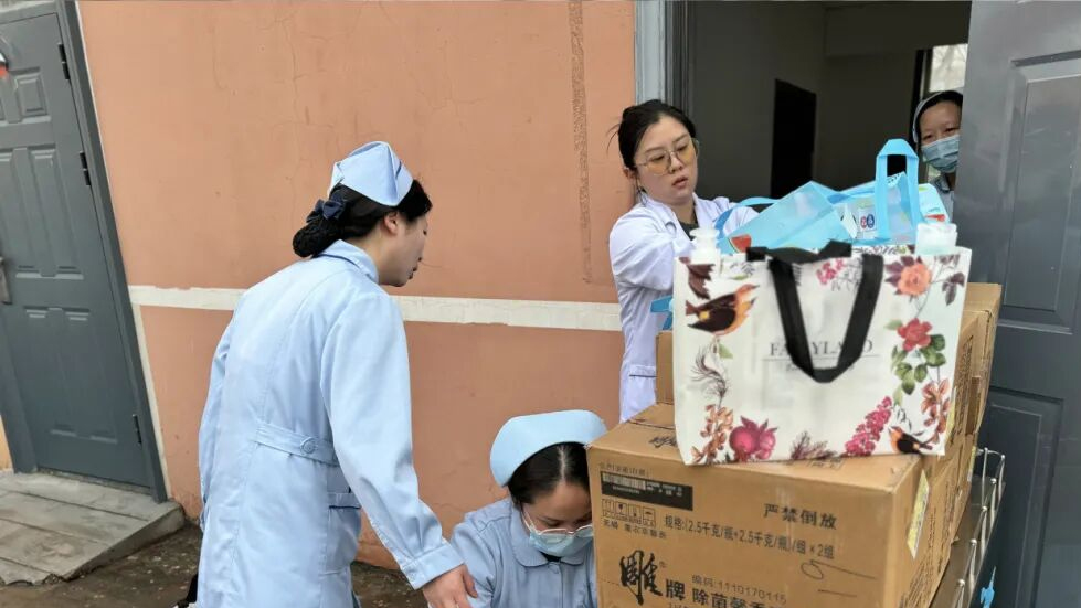 愛在三月天，情暖女職工——太原市第七人民醫(yī)院為全體女職工發(fā)放婦女節(jié)福利